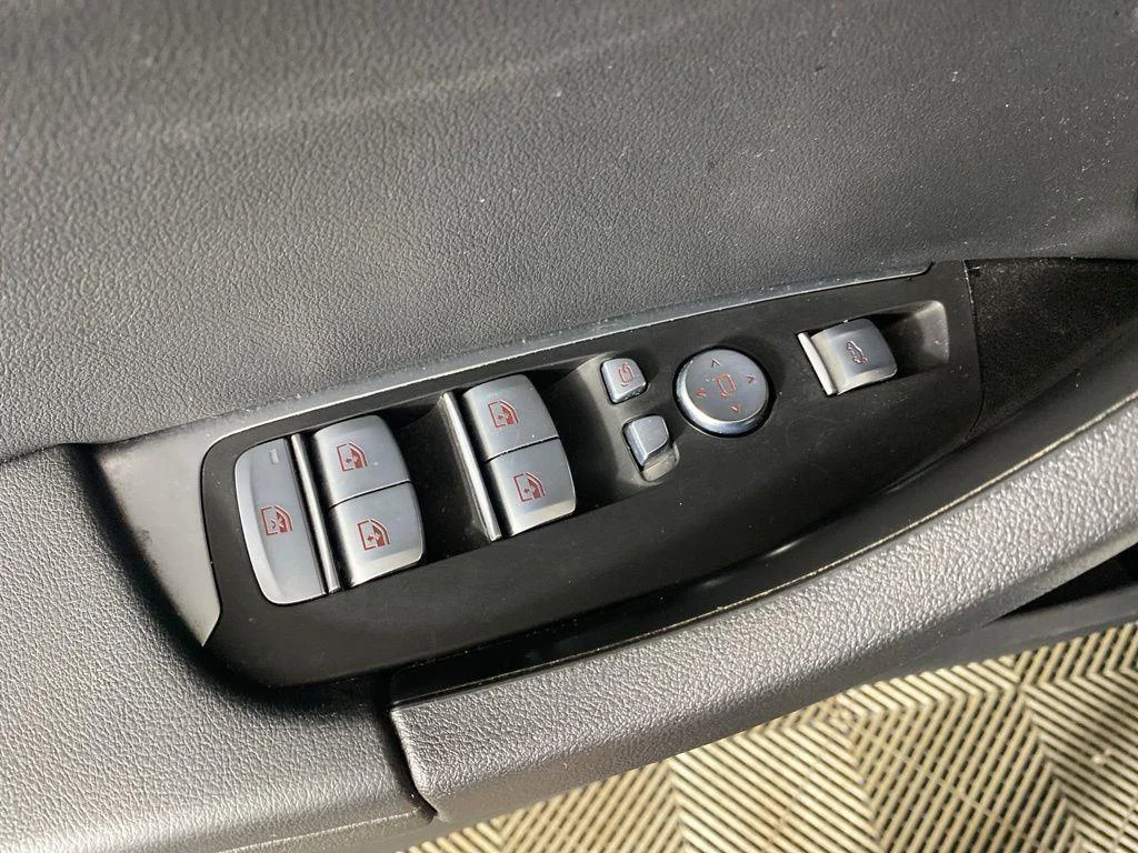 Used 2022 Dark Graphite BMW xDrive30i image 29
