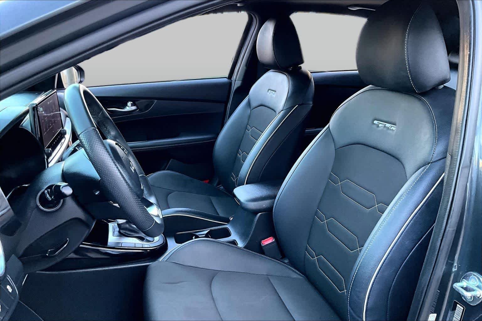 Used 2024 Gravity Gray Kia GT-Line image 7