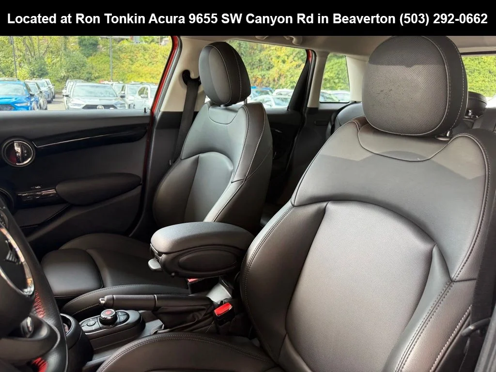 Used 2019 Solaris Orange Metallic MINI Classic image 15