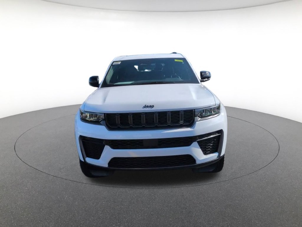 New 2027 White Jeep Laredo Altitude image 16