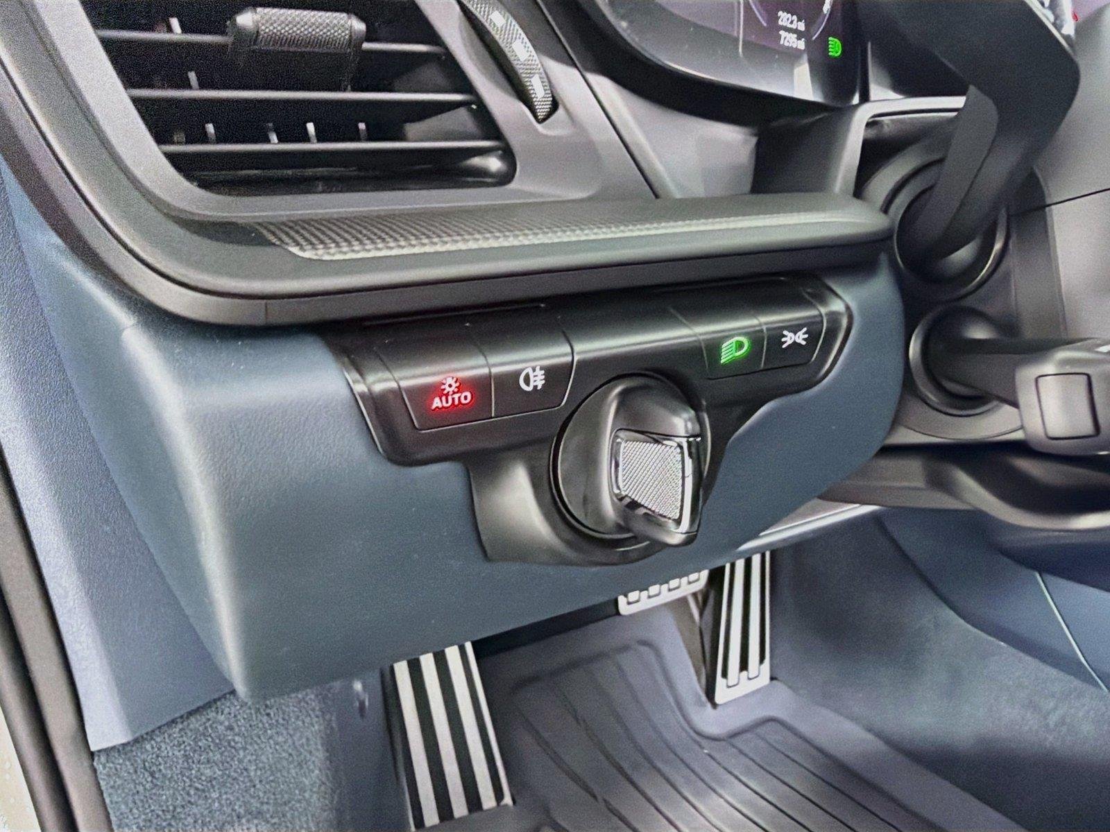 Used 2022 Chalk Porsche 4S image 14