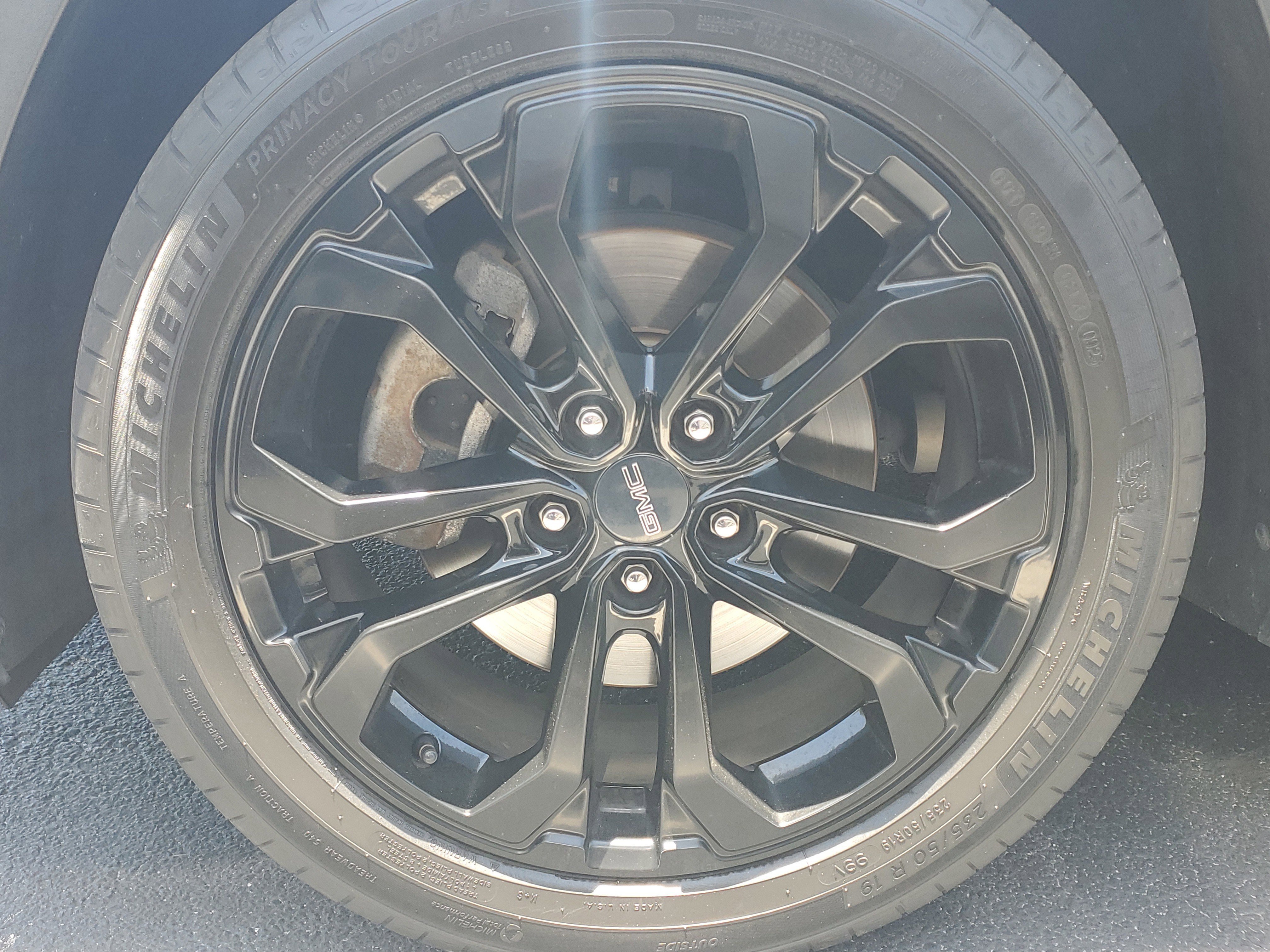 Used 2019 Ebony Twilight Metallic GMC SLT image 3