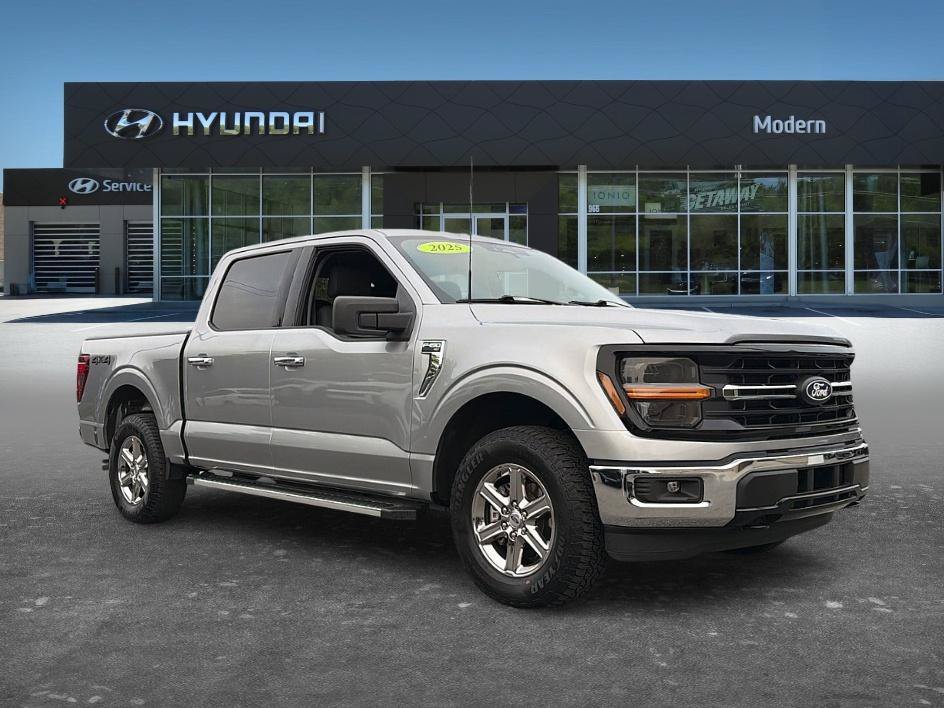 Used 2025 Silver Metallic Ford XLT image 3
