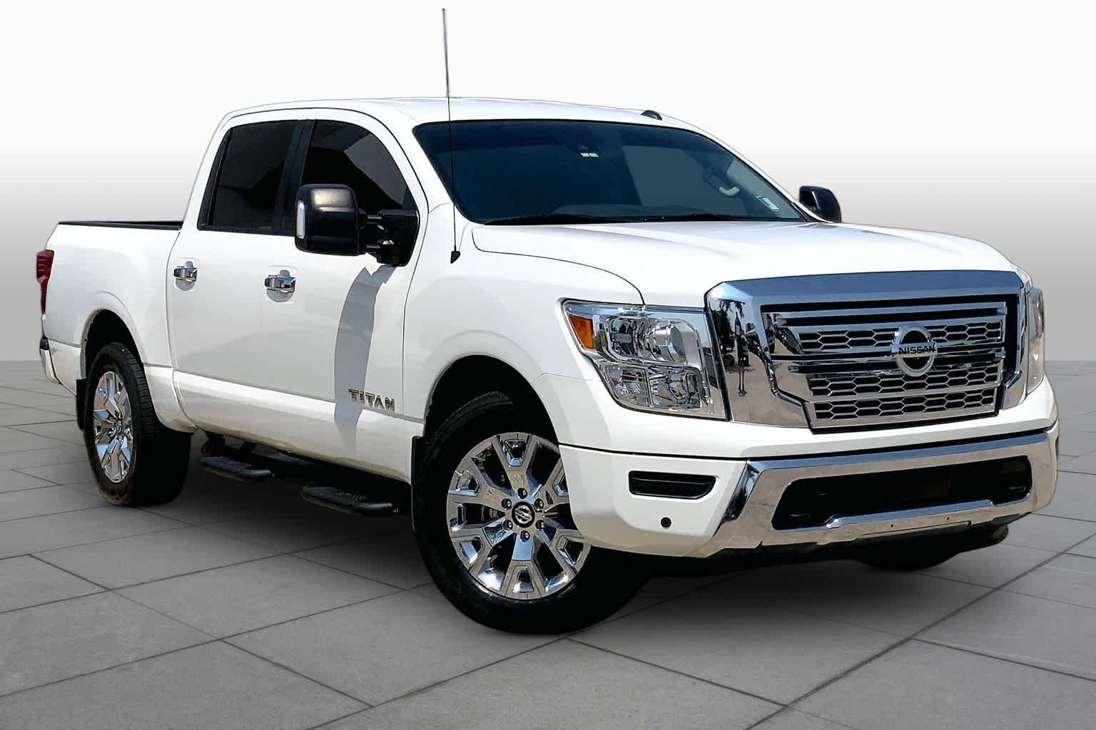 Used 2021 Glacier White Nissan SV image 3
