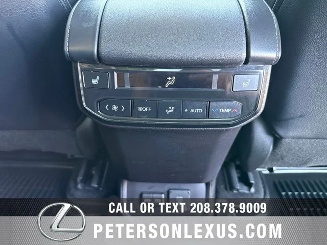Used 2024  Toyota Platinum image 19