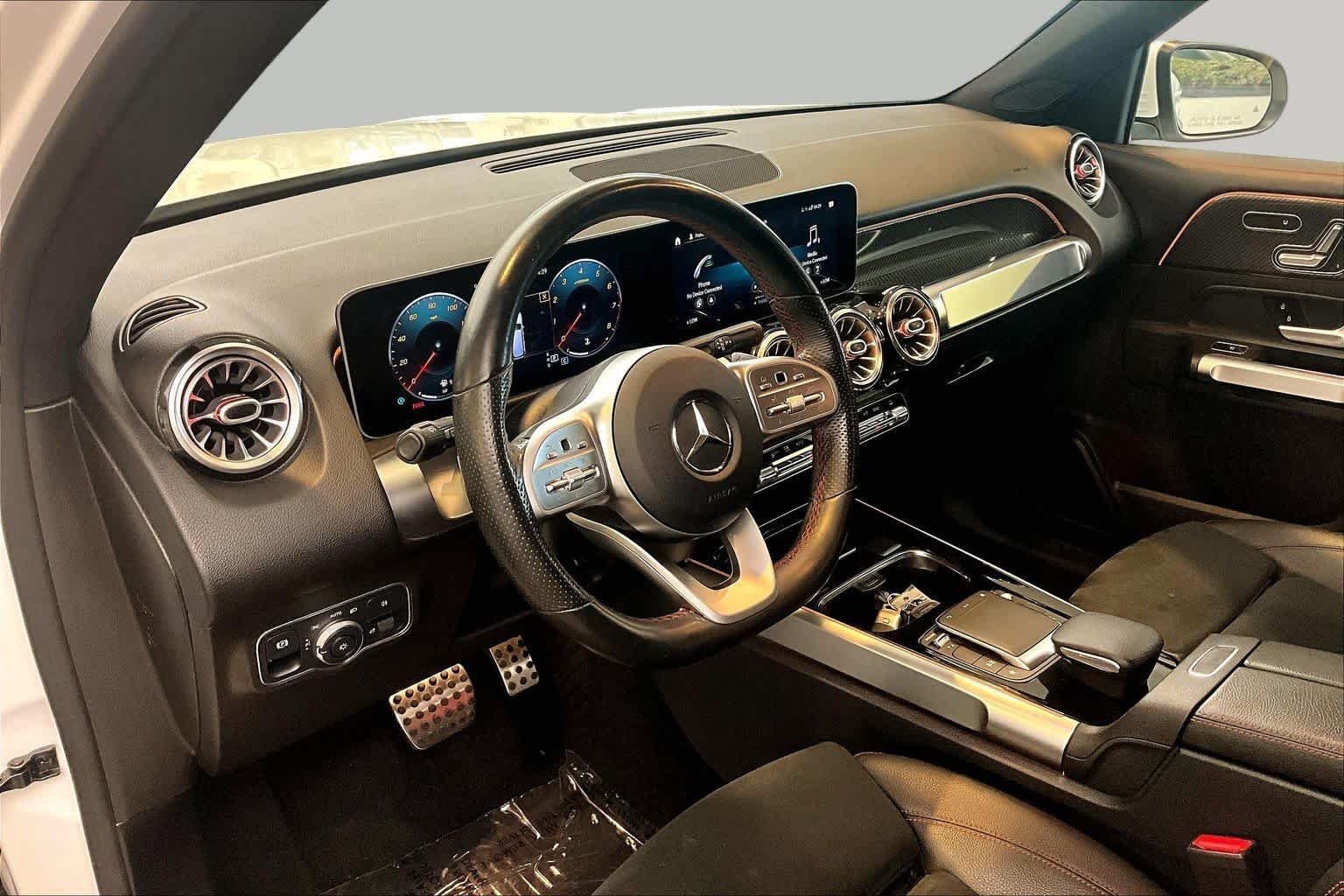 Used 2021 Polar White Mercedes-Benz GLB 250 image 16