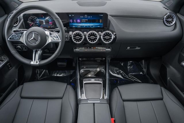 New 2026 Polar White Mercedes-Benz GLA 250 image 21