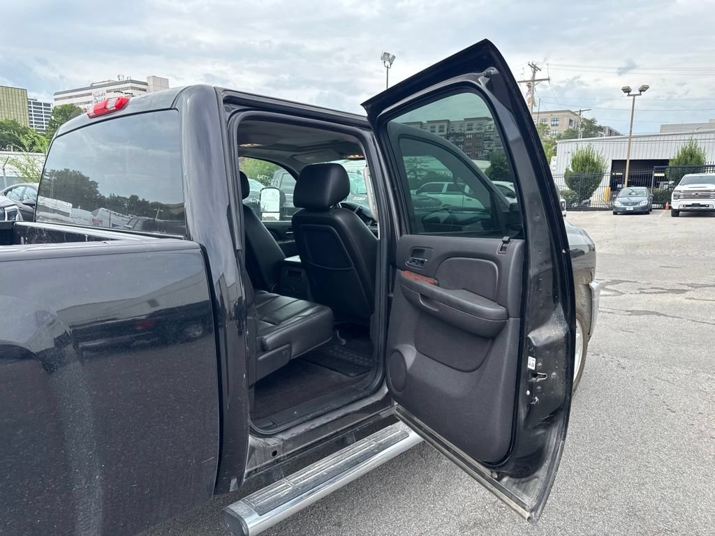 Used 2011 BLACK Chevrolet LTZ image 24
