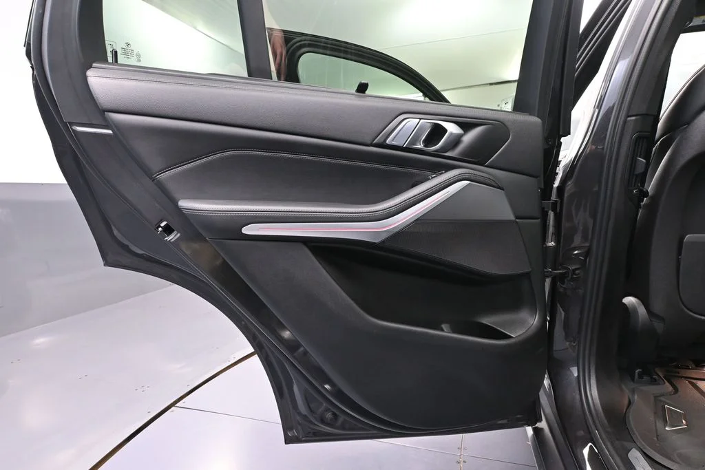 Used 2023 Gray BMW xDrive40i image 37