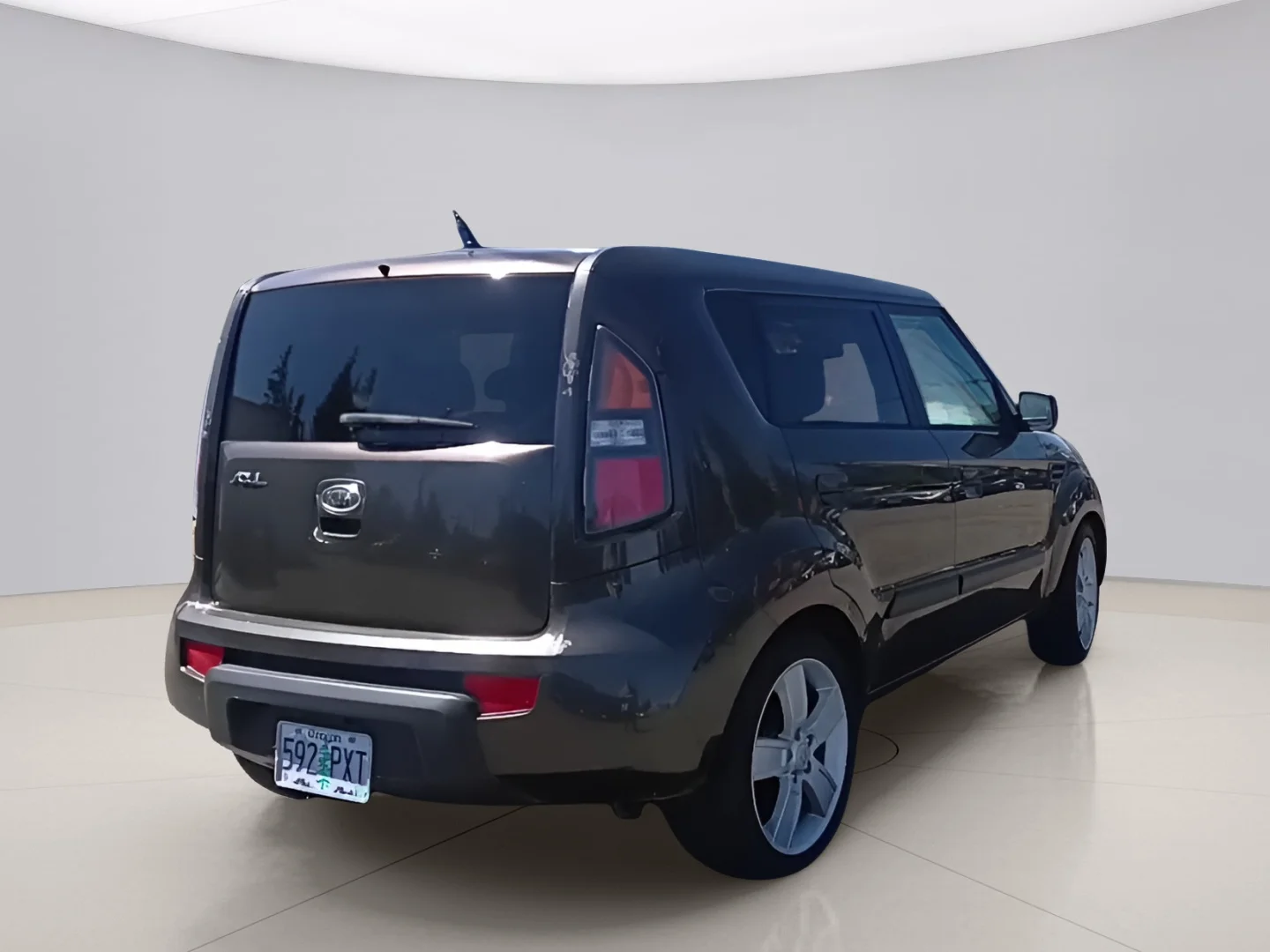 Used 2010 Gray Kia ! WAGON image 5