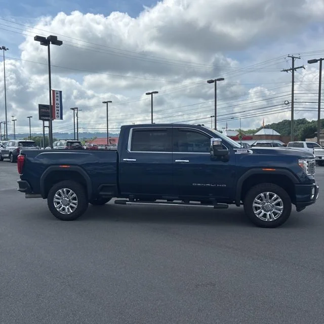 2022 GMC Sierra 4WD Crew Cab Standard Box Denali's photo