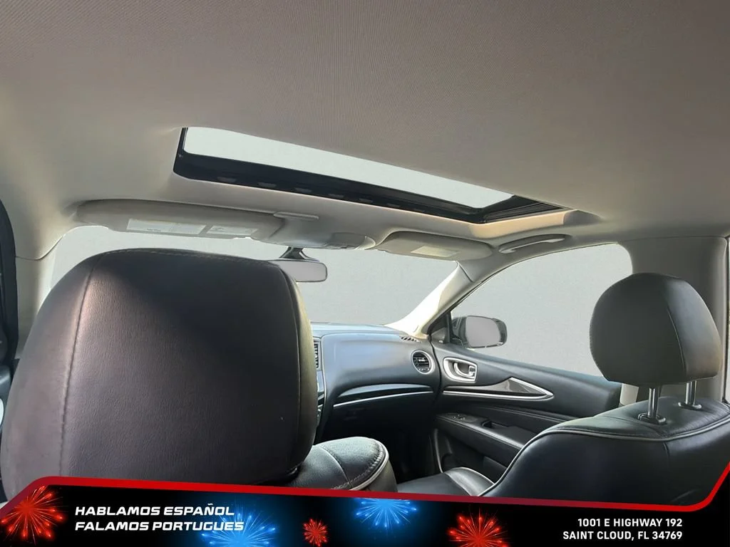 Used 2020 White INFINITI LUXE image 29
