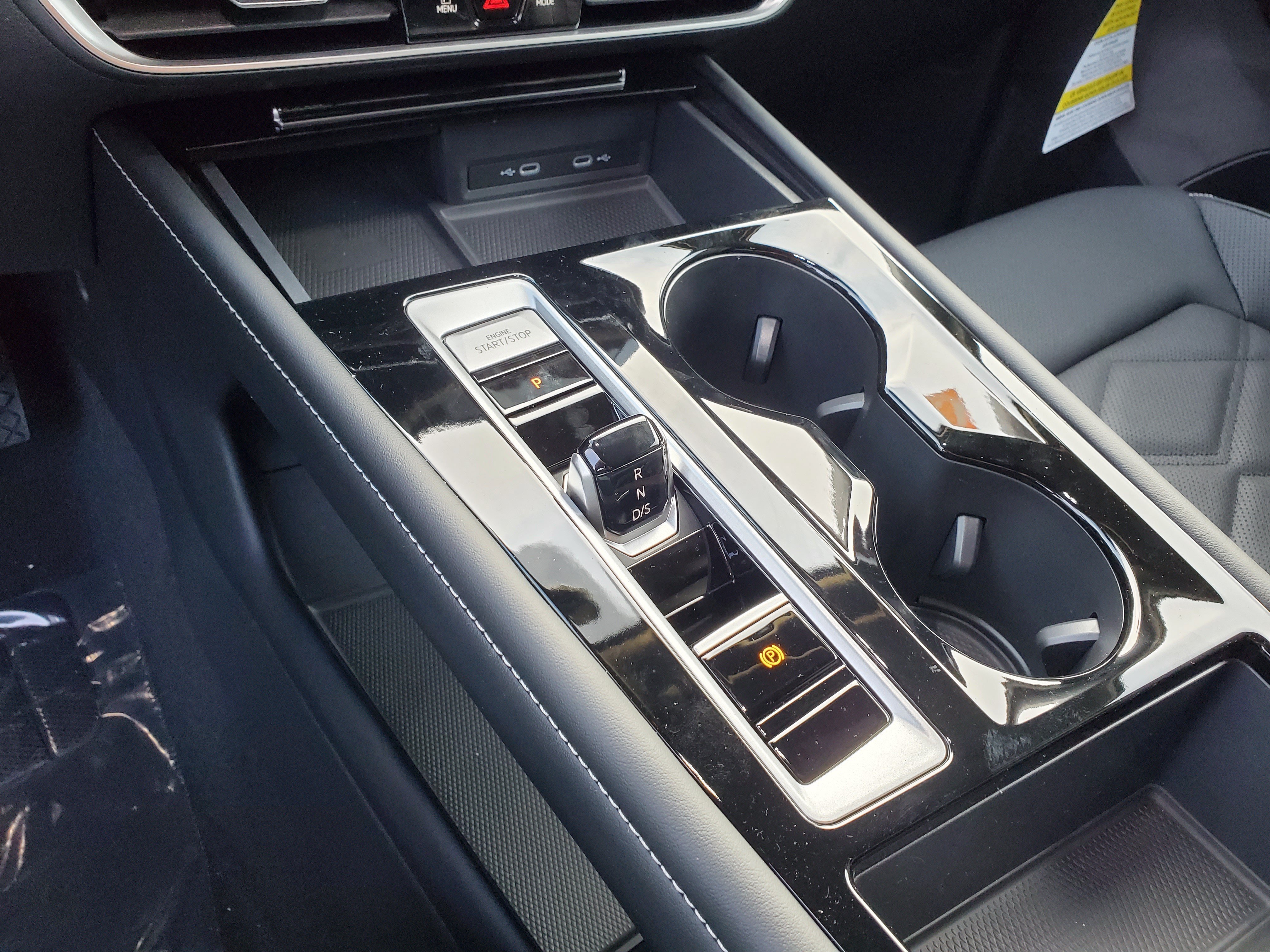 New 2026 Silver Volkswagen 2.0T SE w/Technology image 10