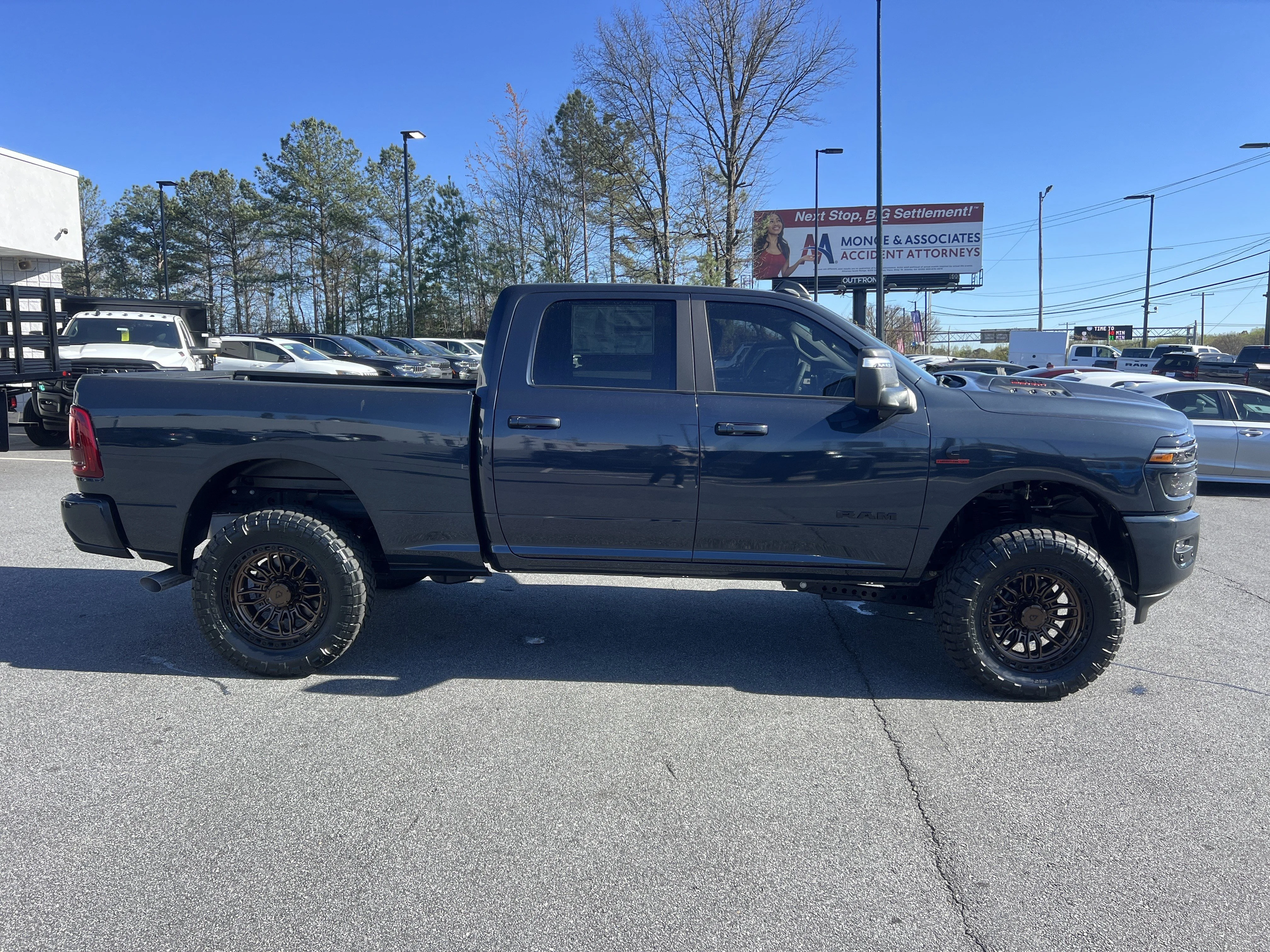 2025 RAM 2500 Laramie - Photo 11