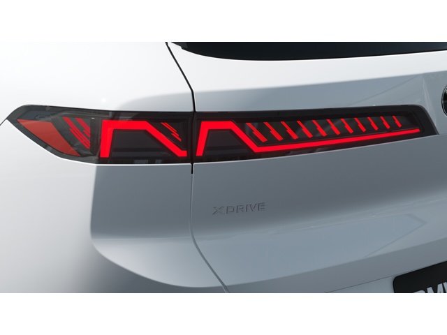 New 2027 Alpine White BMW  image 8