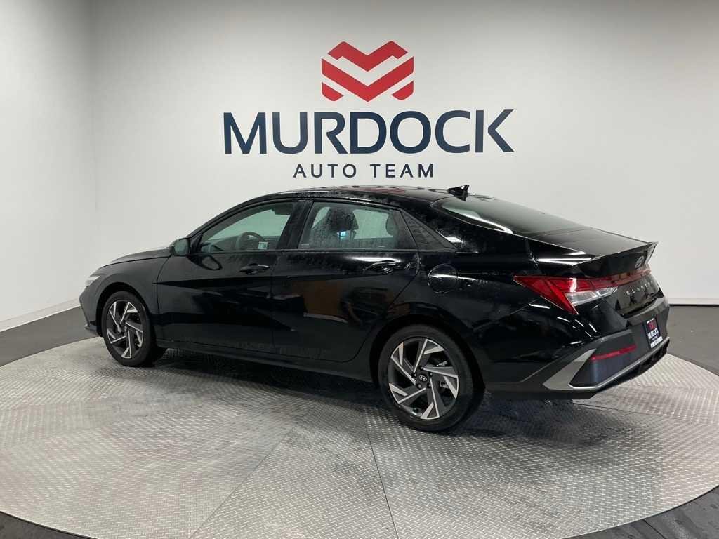 New 2025 Abyss Black Hyundai SEL Sport image 10