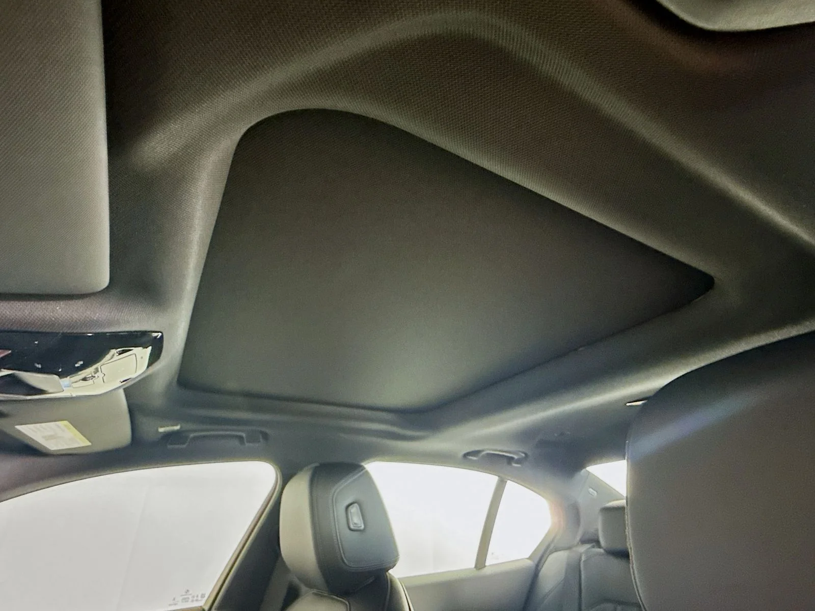 New 2026 Mineral White Metallic BMW xDrive40 image 23
