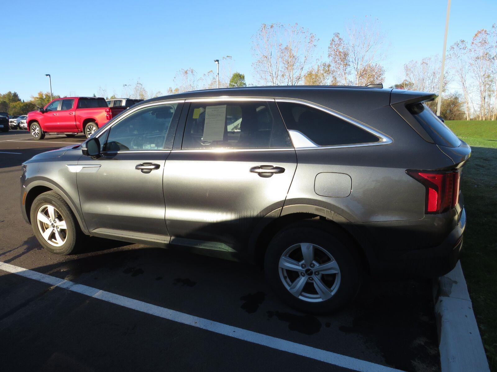 Used 2022 Gravity Gray Kia LX image 13