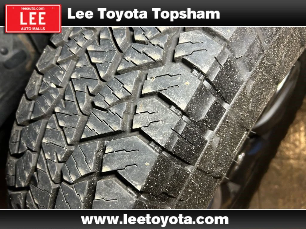 Used 2022 White Toyota SR5 image 24