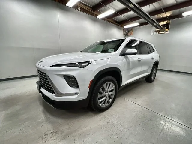 2025 Buick Enclave Preferred AWD's photo