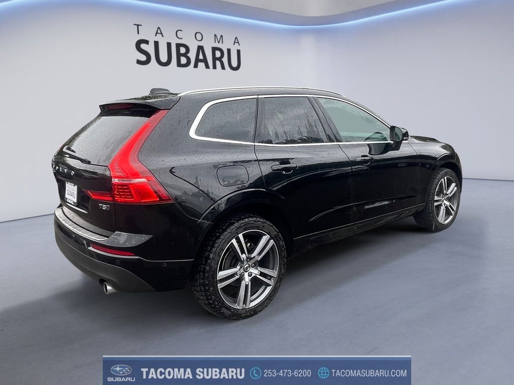 Used 2019 Black Volvo T5 Momentum image 5
