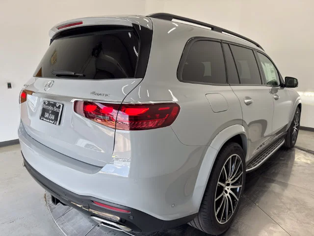 New 2026 MANUFAKTUR Alpine Gray Mercedes-Benz GLS 450 image 33