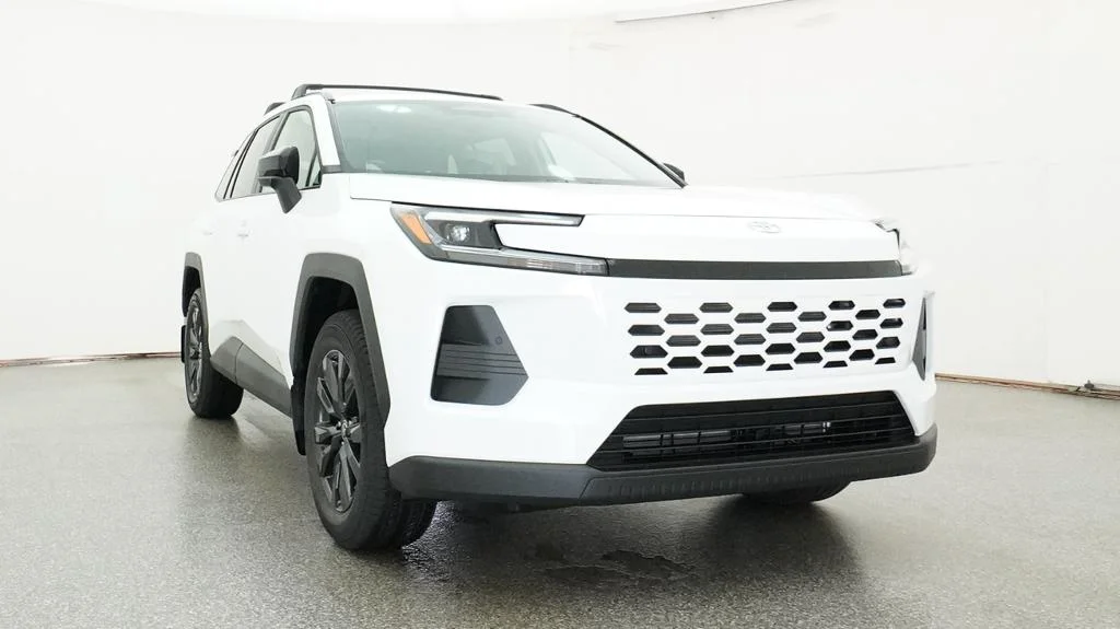 New 2026 Ice Cap Toyota XLE Premium image 7
