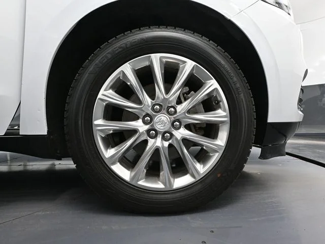 Used 2019 White Buick Essence image 15
