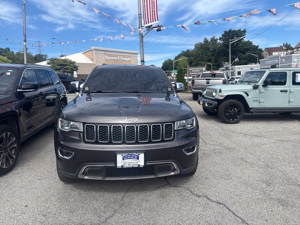 Used 2020 Gray Jeep Limited image 2