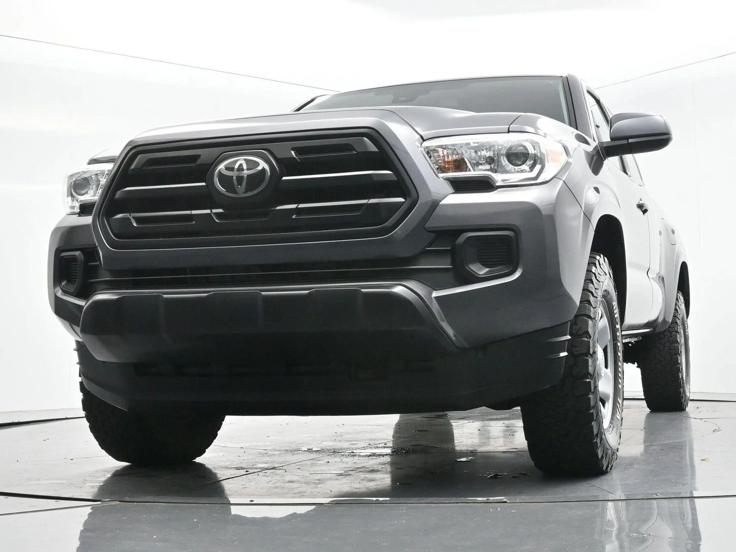 Used 2019 Magnetic Gray Metallic Toyota SR5 image 37