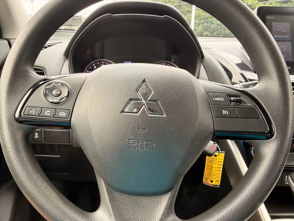 Used 2022 Silver Mitsubishi LE image 18