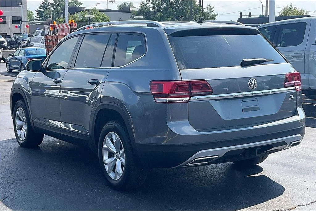 Used 2019 Gray Volkswagen S image 10