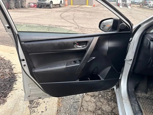Used 2019 Silver Toyota SE image 25
