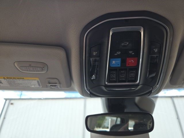 Used 2022 Baltic Gray Metallic Clearcoat Jeep Limited image 24