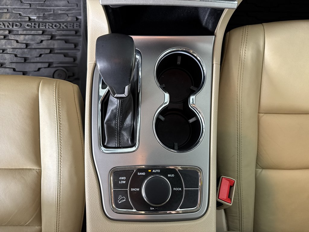 Used 2021 Bright White Clearcoat Jeep Limited image 24