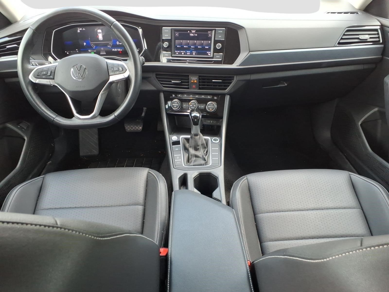 Used 2024 Platinum Gray Metallic Volkswagen SE image 8