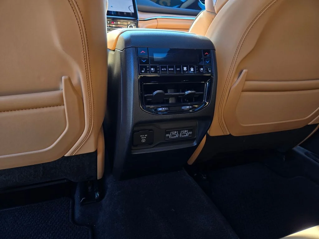 Used 2024 Black Jeep Summit image 33