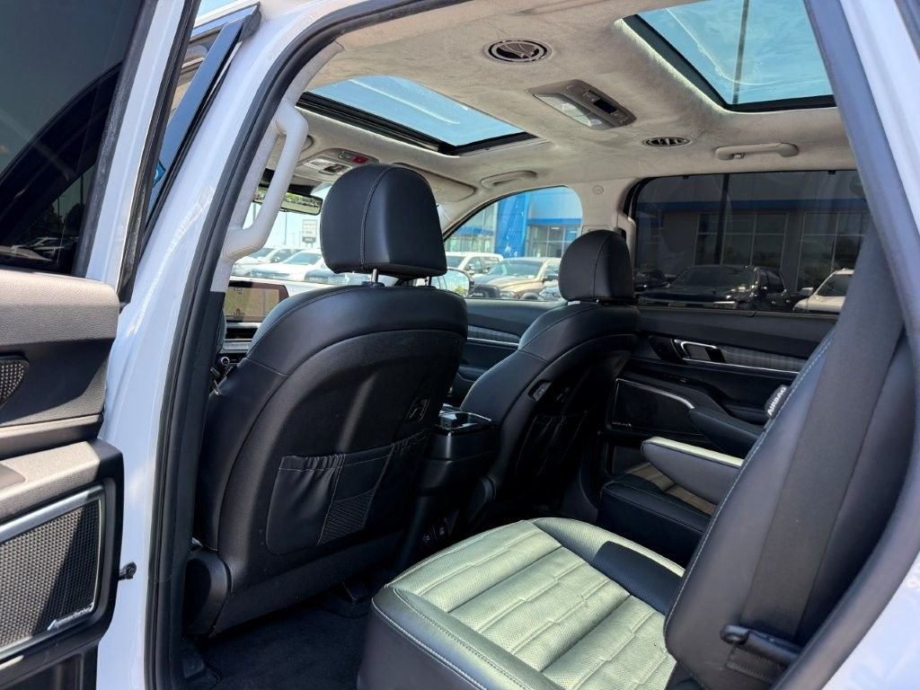 Used 2024 White Kia SX-Prestige image 16