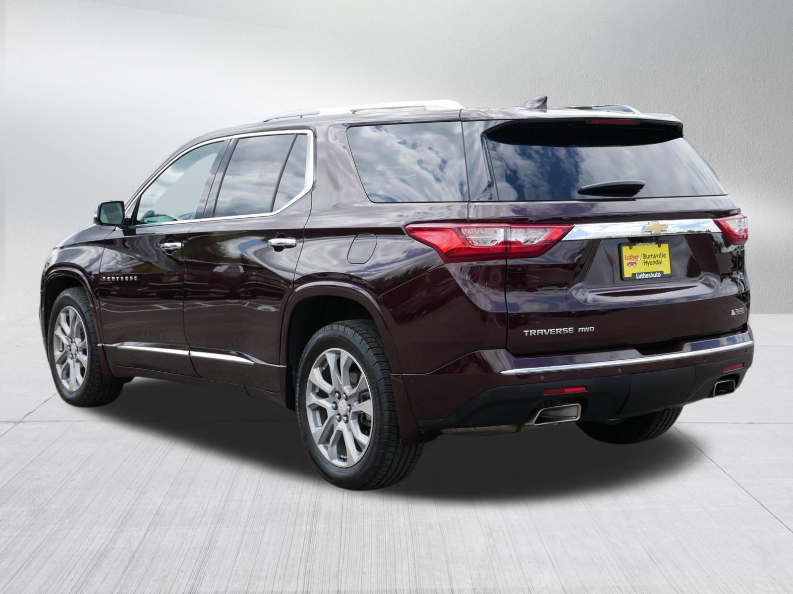 Used 2018 Black Currant Metallic Chevrolet Premier image 5