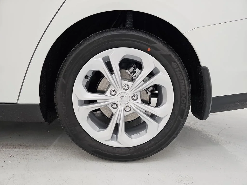 New 2026 Platinum White Pearl Honda LX image 33