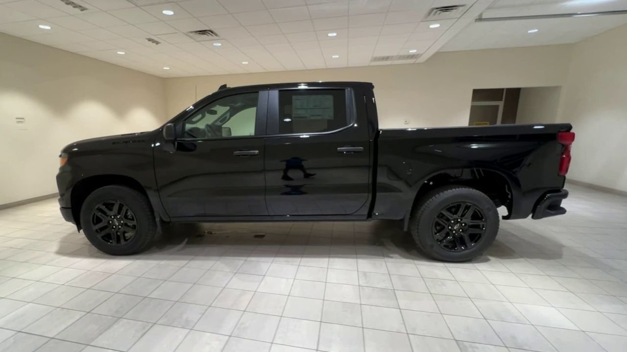 2025 Chevrolet Silverado 1500 Custom - Photo 36