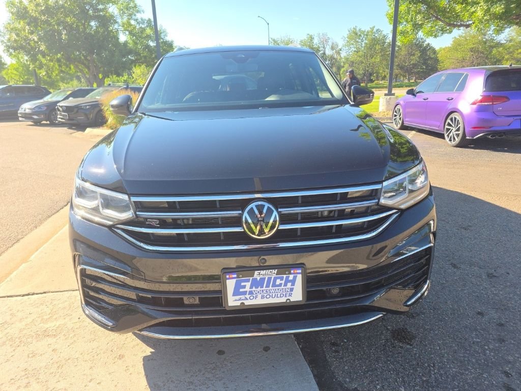 Used 2023 Deep Black Volkswagen 2.0T SEL R-Line image 8