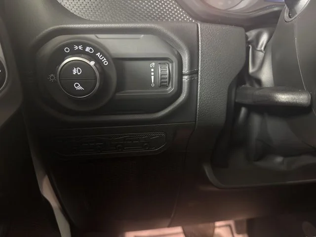 Used 2025 White Jeep Mojave image 19