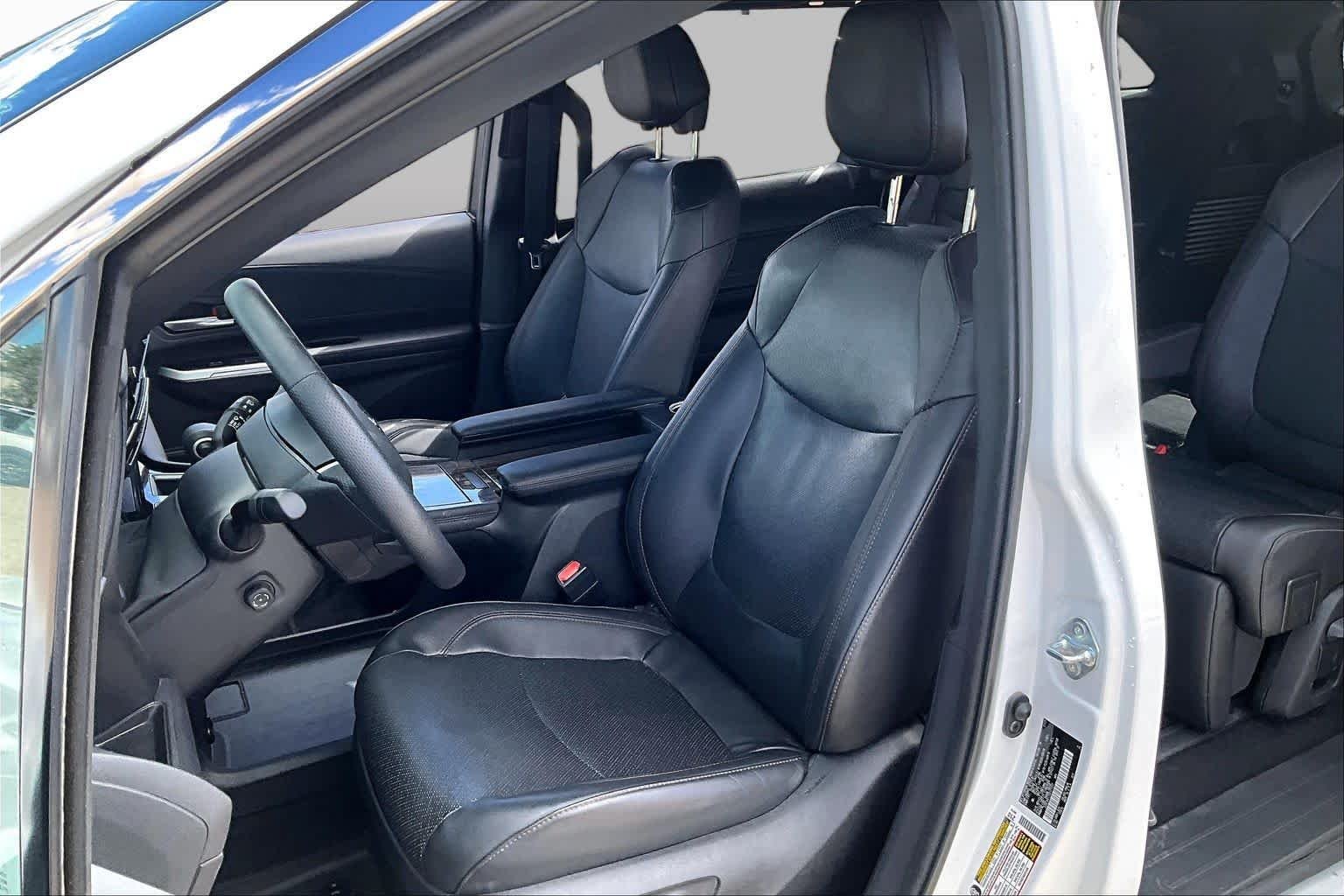 Used 2025 Wind Chill Pearl Toyota Platinum image 6