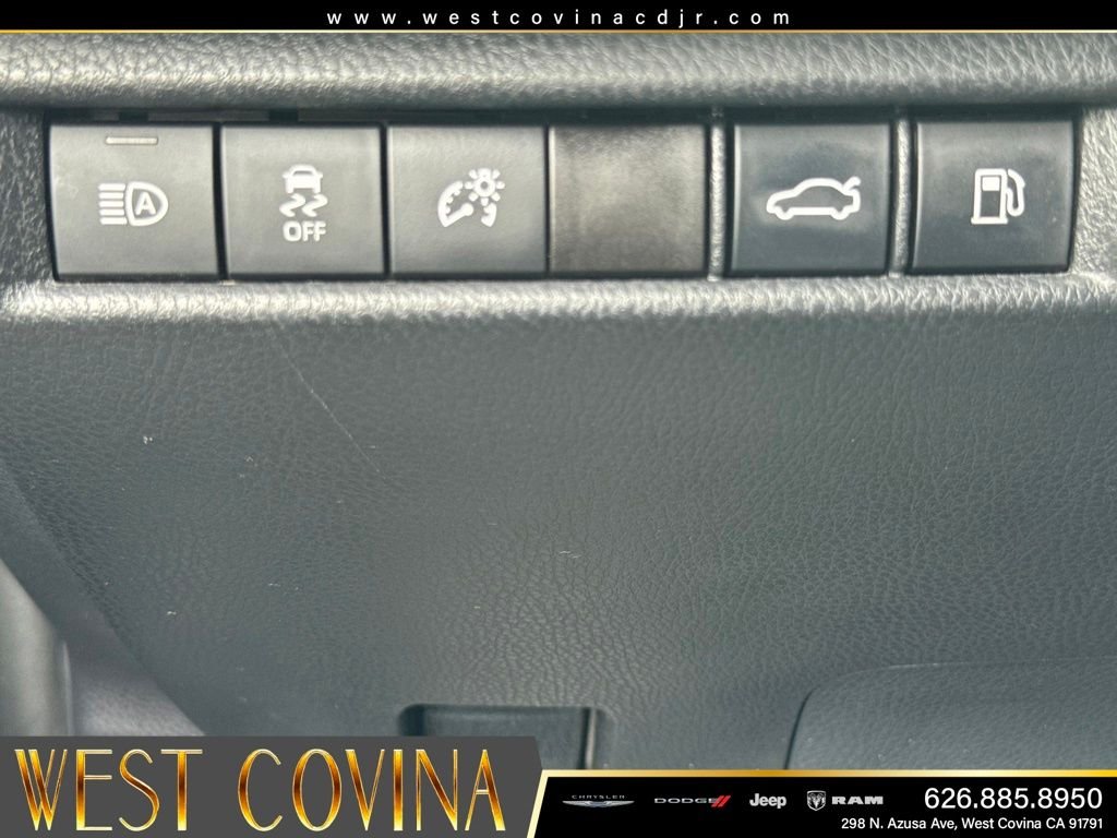 Used 2025  Toyota LE image 21