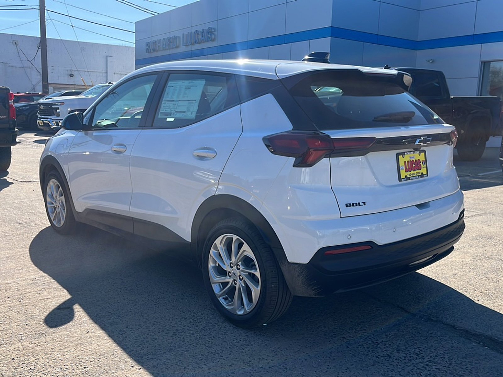 New 2027 Summit White Chevrolet LT image 9