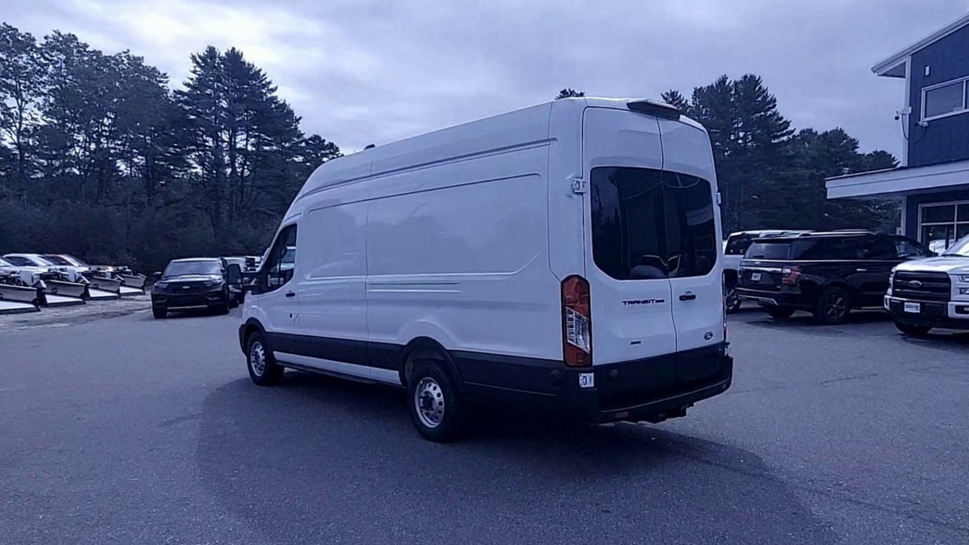 New 2026 Oxford White Ford Cargo Van image 19