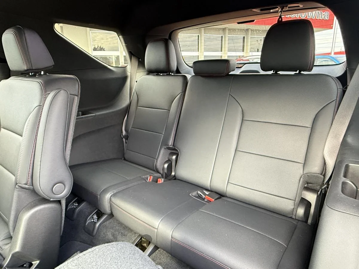 Used 2026 White Chevrolet Z71 image 19