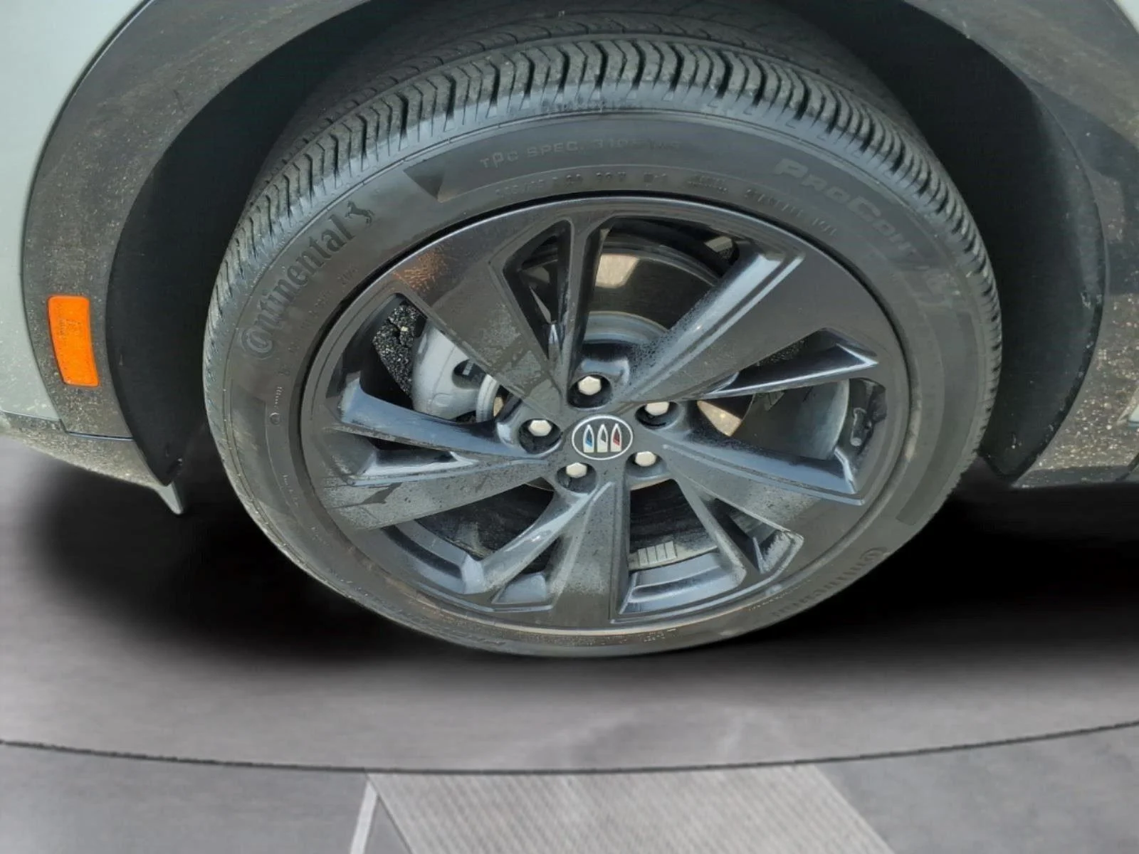 Used 2024 Moonstone Gray Metallic Buick Sport Touring image 9