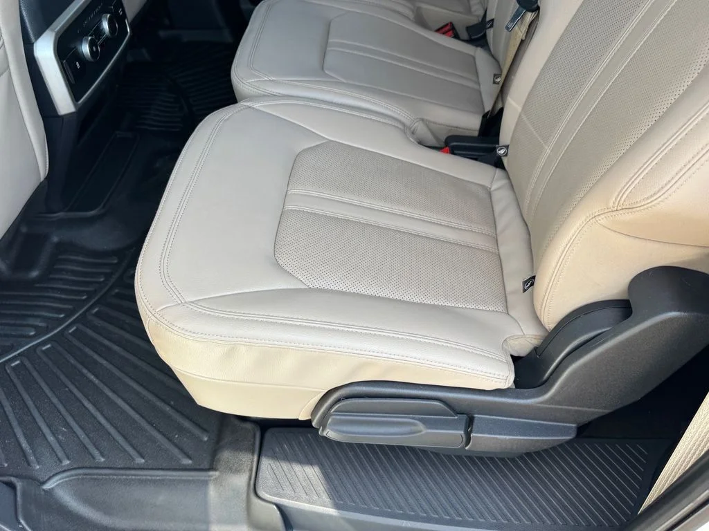 Used 2023 White Ford Limited image 9